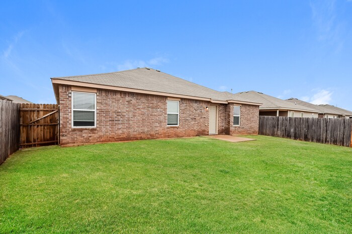 Building Photo - 9612 Evie Dr