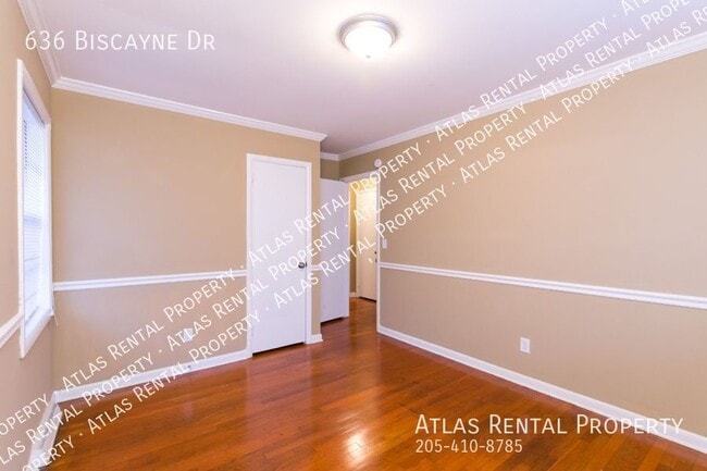 Building Photo - 636 Biscayne Dr