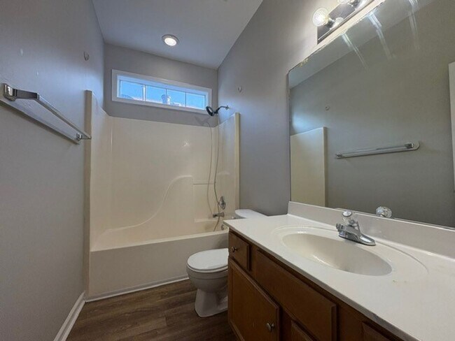 Building Photo - For Rent - 3 Bedroom, 2 Bathroom home in P...