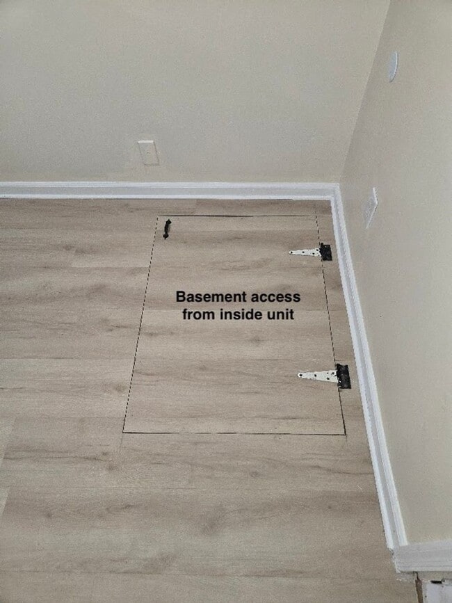 Building Photo - 559Groom1stfl&amp;2ndfl