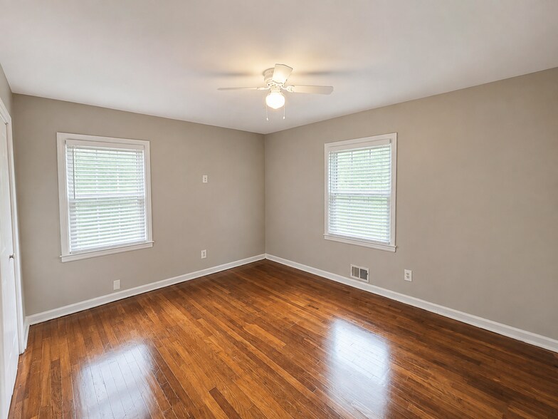 Building Photo - 2928 Belleau Ln SE