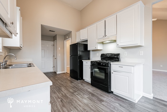 Building Photo - 1045 Meadow Glen Cir