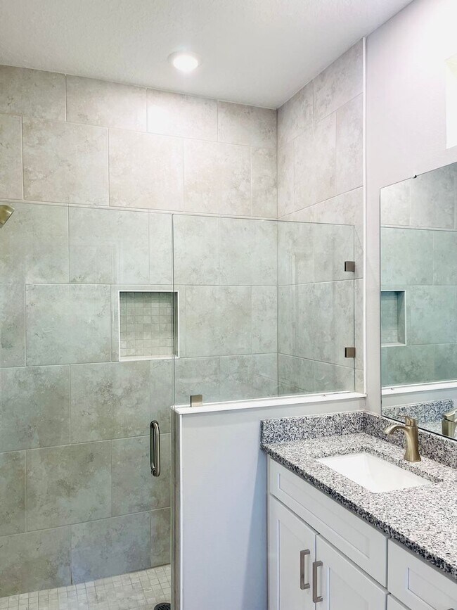 Building Photo - Welcome to your dream rental in beautiful ...