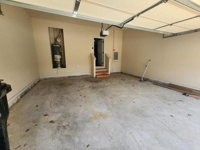 Building Photo - 2740 Blake Towers Ln