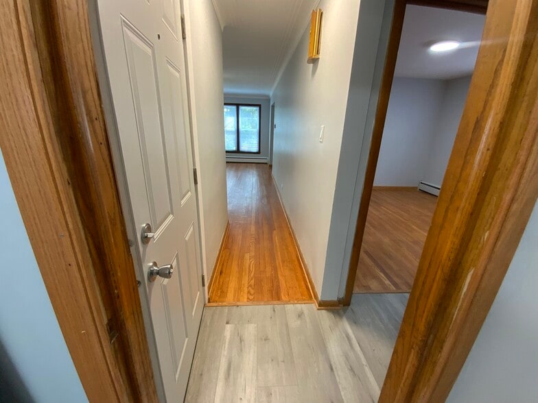 HALLWAY (BACKDOOR) - 2228 W 71st St
