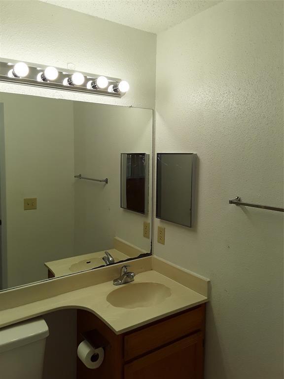 Building Photo - 3119 E Heatherock Cir