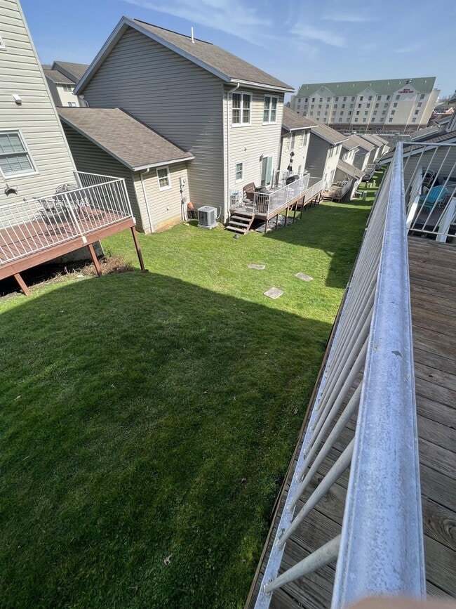 Building Photo - 152 Meadow Ridge Dr