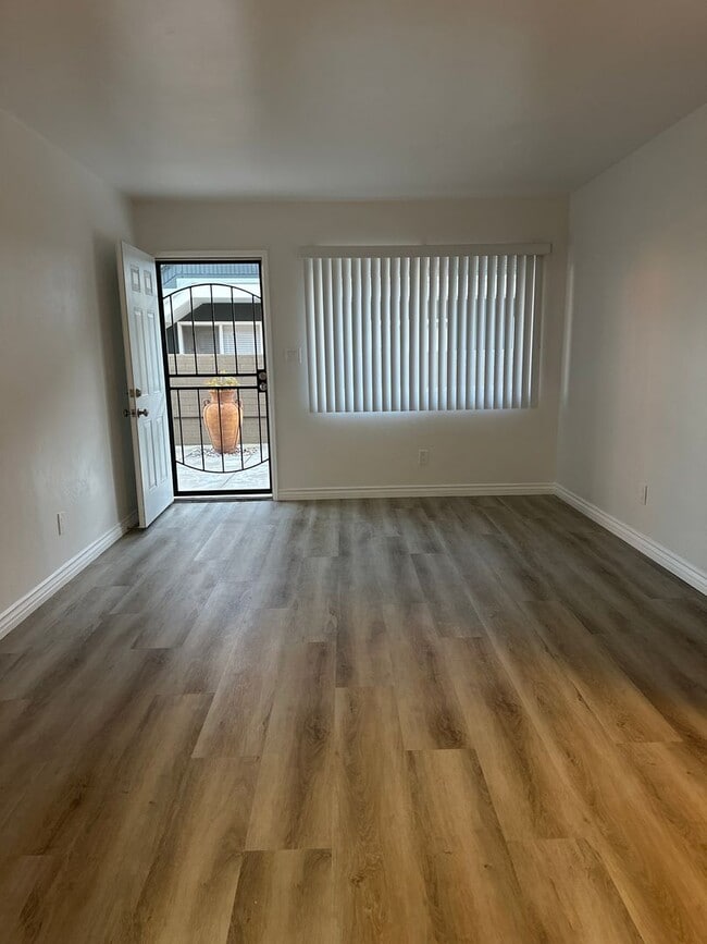 Building Photo - 4061 Ohio St