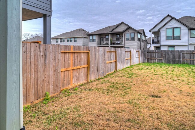 Building Photo - 1535 Crystal Stream Dr