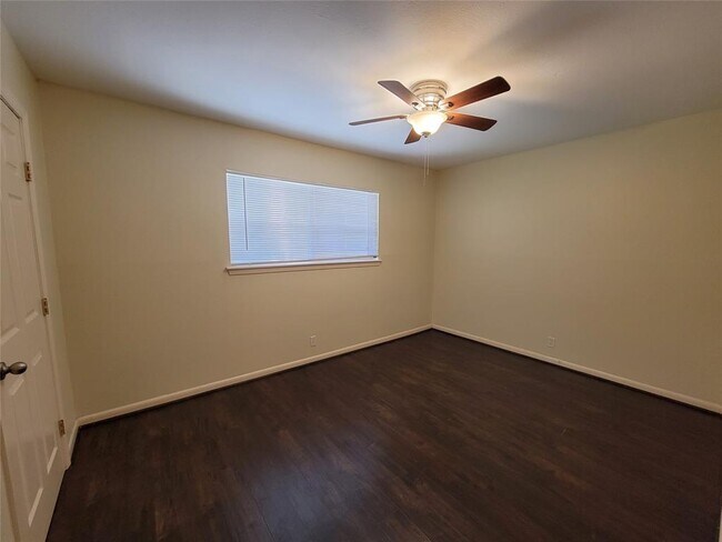 Building Photo - 1530 Heights Blvd