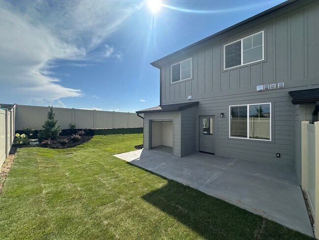 Building Photo - 4095 S Lone Pne Wy