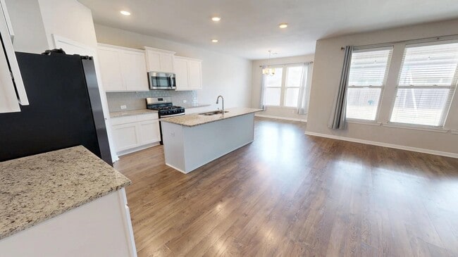 Building Photo - 3139 Crest Ln