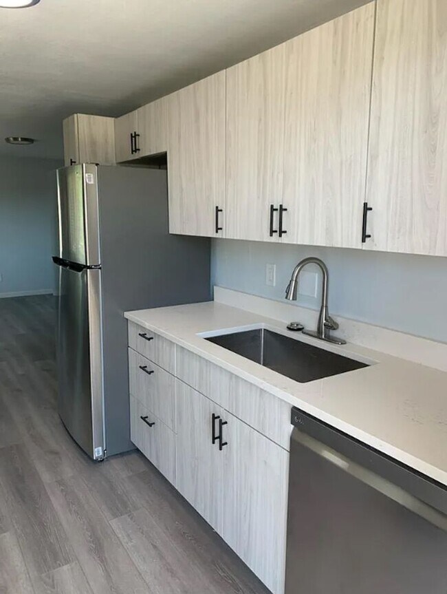 Building Photo - Updated 3 bedroom in 80010 - Move in Ready!