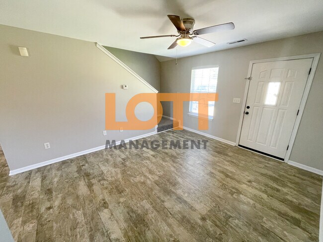 Building Photo - 204 Jarrett Ln