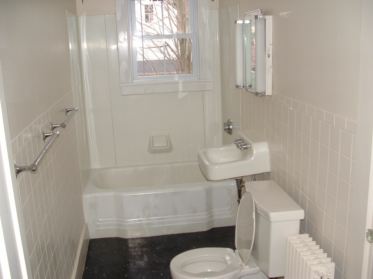 bath - 96 Highland St