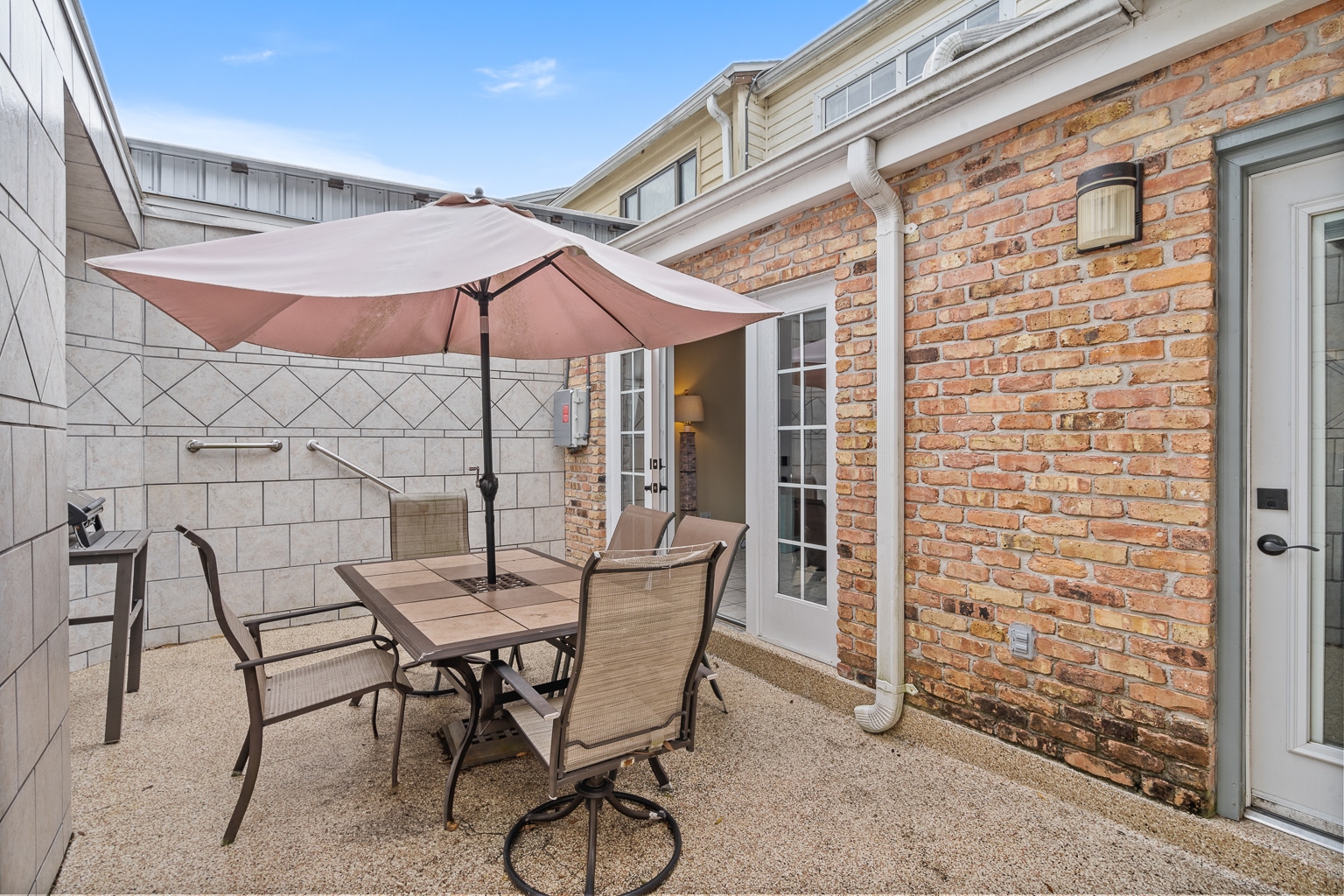 Back Patio - 8426 Williamsburg Cir