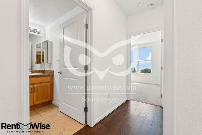 Building Photo - 401 Crescent Ct