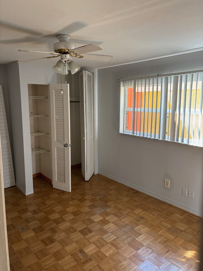 back bed closets - 1662 Drew St