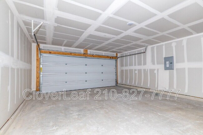 Building Photo - 706 Wolf Crest Blvd