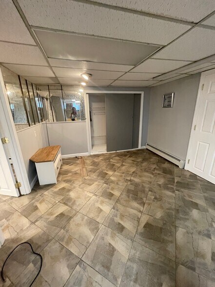 Building Photo - 96 Holland St