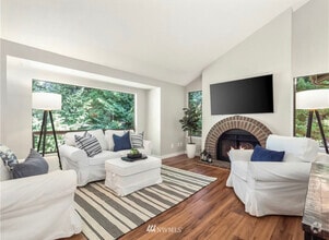 Building Photo - 705 143rd Ave NE