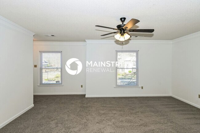 Building Photo - 4 Bedroom Pet-Friendly Home in COLLIERVILLE, TN with Main Street Renewal