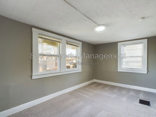 Building Photo - 5912 Paseo Blvd