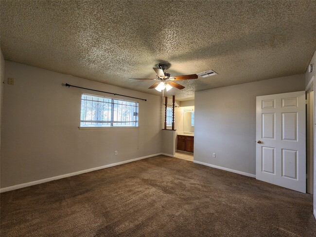 Building Photo - 9607 Hanford St