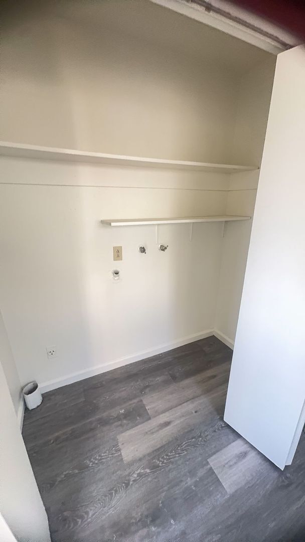 Building Photo - Charming 2 bedroom home - 1/2 OFF MOVE IN SPECIAL