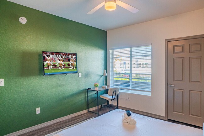 Building Photo - 9600 W Georgia Ave