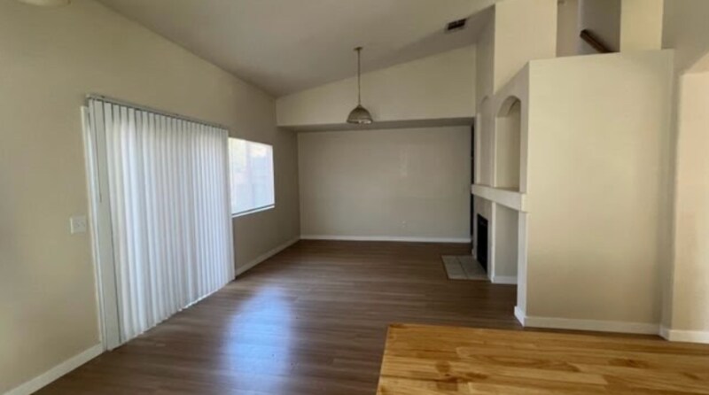 Building Photo - 1465 Venice Cir