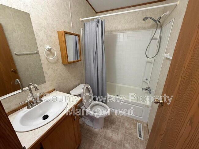 Building Photo - 3000 Pope Springs Rd