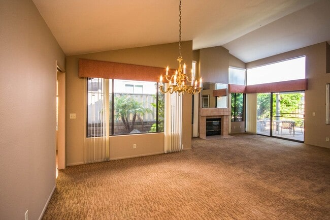 Building Photo - Beautiful Single Level Home with Great Nat...