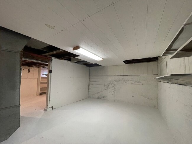 Building Photo - West Seattle - 2 bedroom and 1 bathroom