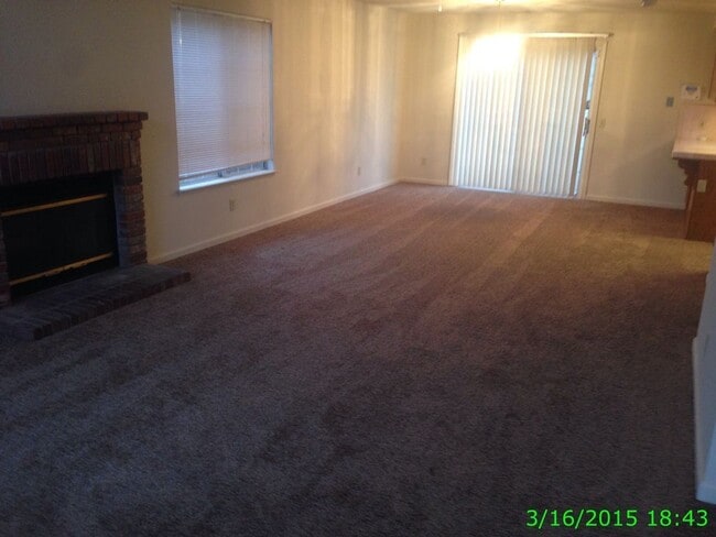 Building Photo - Appointment Only Do Not Disturb Occupants. Apply Now to Schedule Viewing.