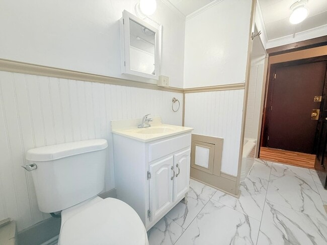 Building Photo - 60 High St