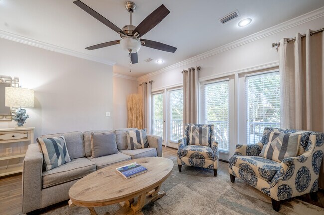 Building Photo - 257 Driftwood Rd