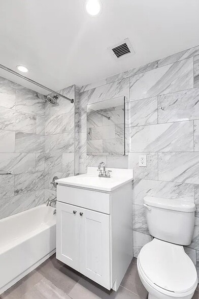 Building Photo - 332 E 6th St