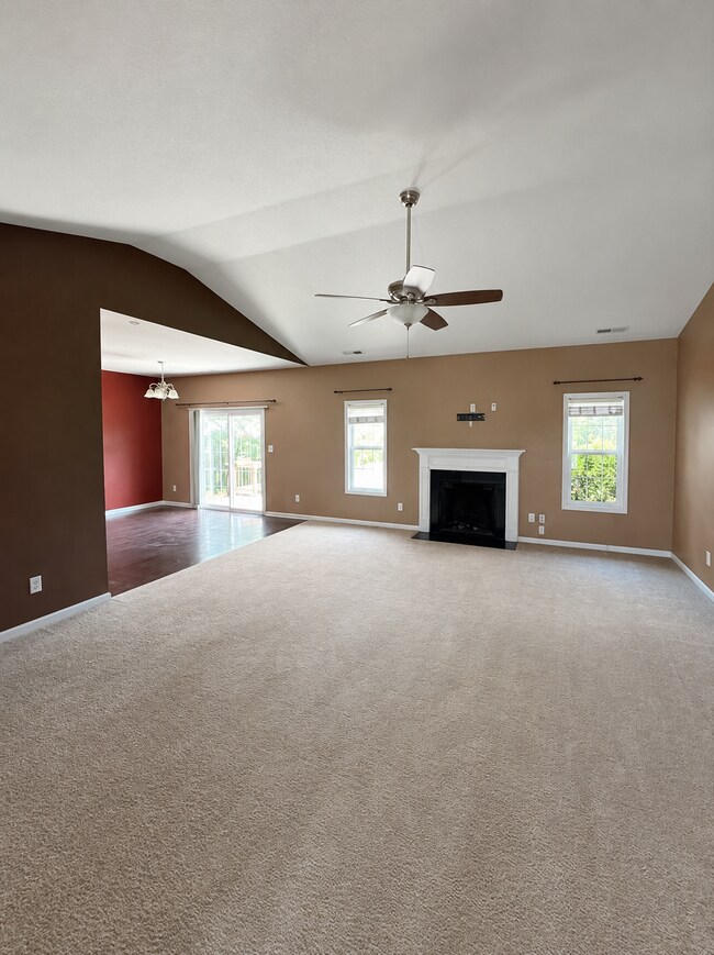 Building Photo - 111 Cavalier Dr