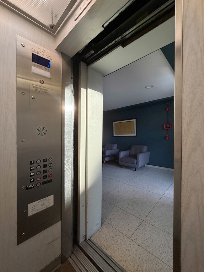 Building Photo - 250 Linden Ave