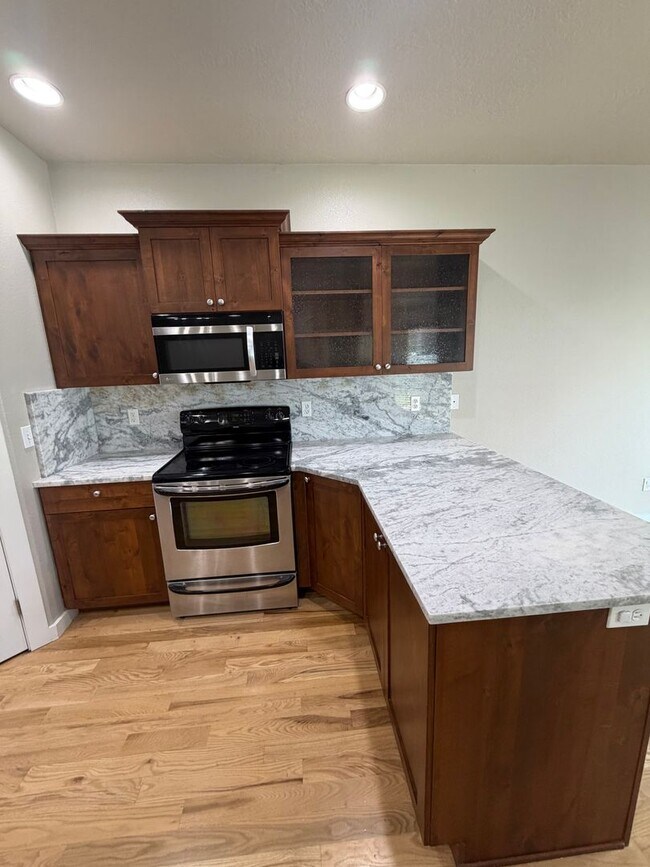 Building Photo - Jayden Village Sub: 4 Bedroom 2 Bath with Community Pool Ten Mile and Ustick