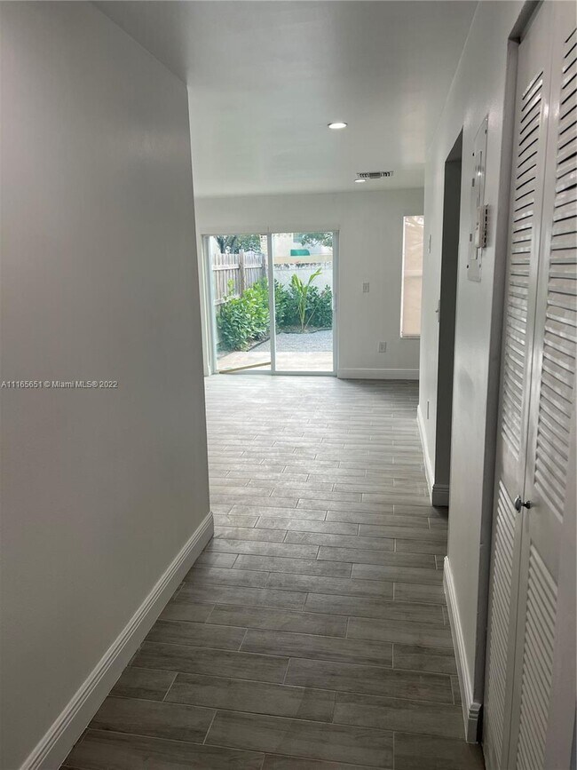 Building Photo - 2050 SW 122nd Ave