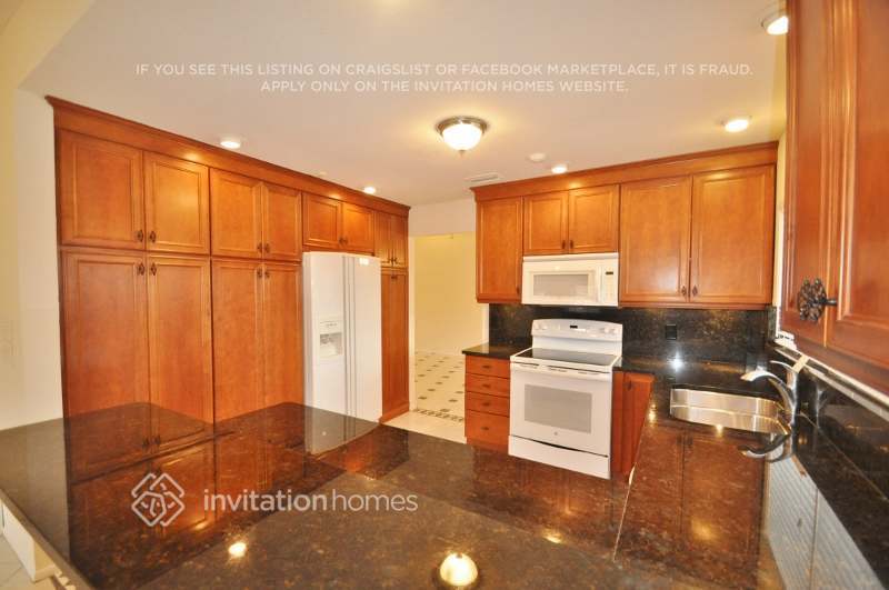 Building Photo - 1010 Dishman Loop