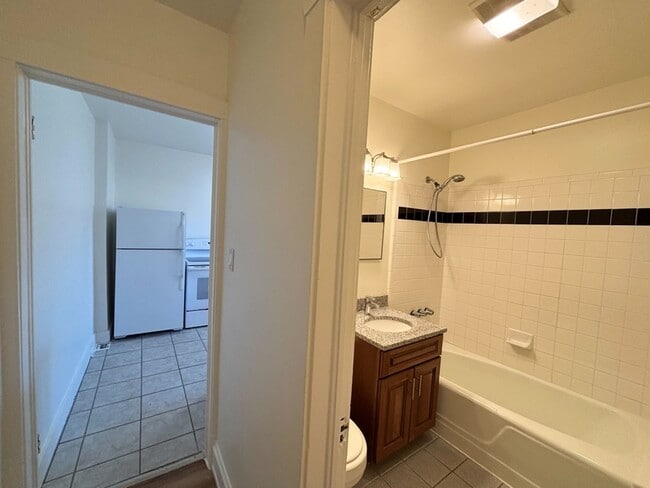 Building Photo - 361-361 Williams Ave S