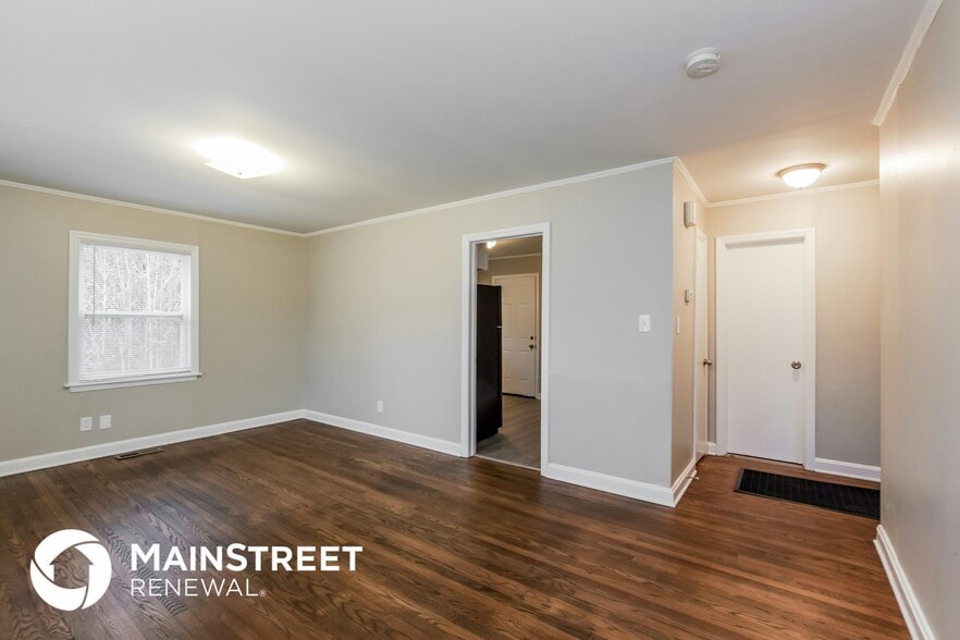 Building Photo - 651 Reeves Ct