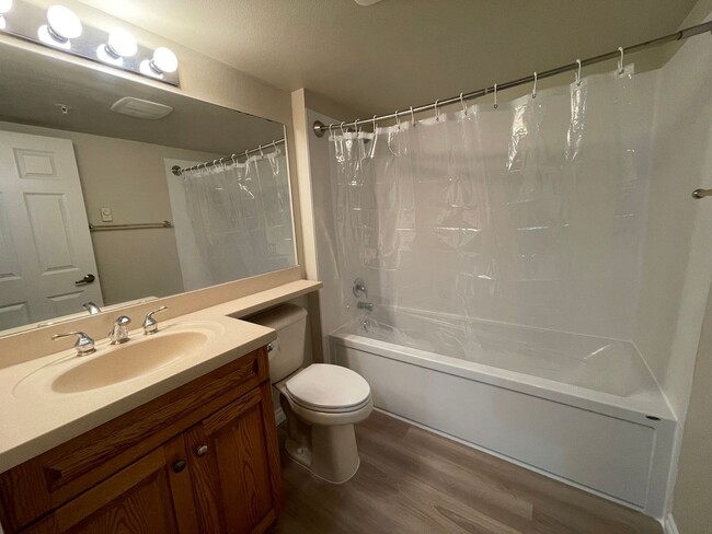 Building Photo - Beautiful Condo with Amazing View of the H...