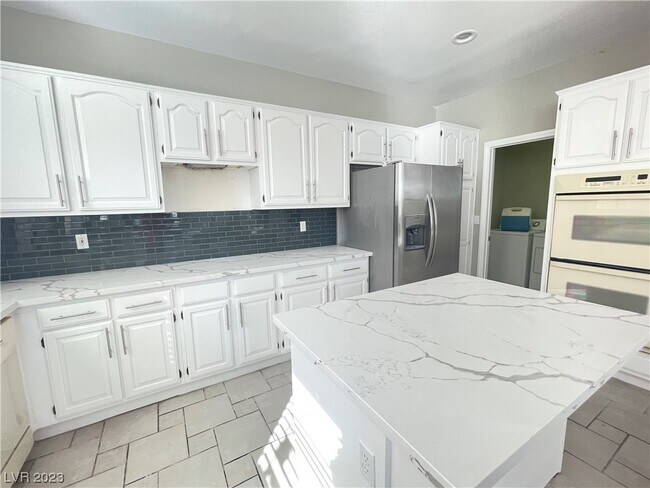 Building Photo - 1254 Autumn Wind Way