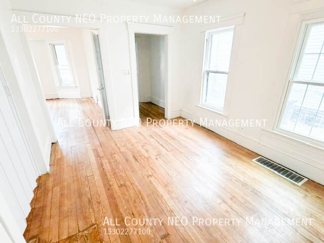 Building Photo - 519 E 103rd St