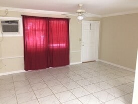 Building Photo - 510 Eastwind Dr