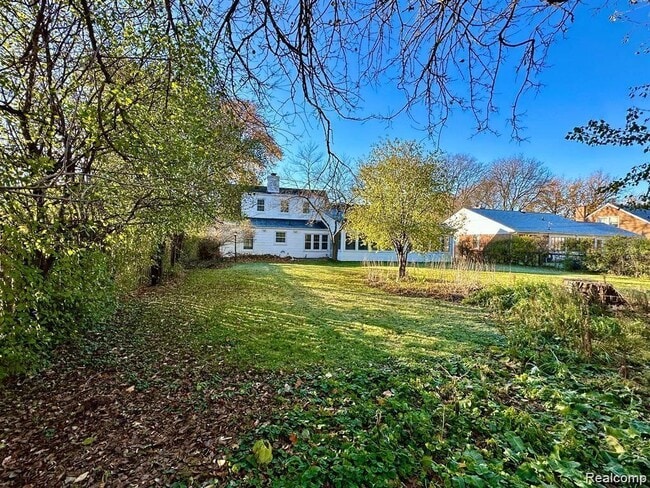 Building Photo - 4302 Sheridan Dr